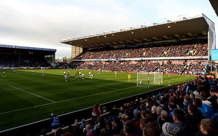 姆巴佩若加 姆巴佩若加